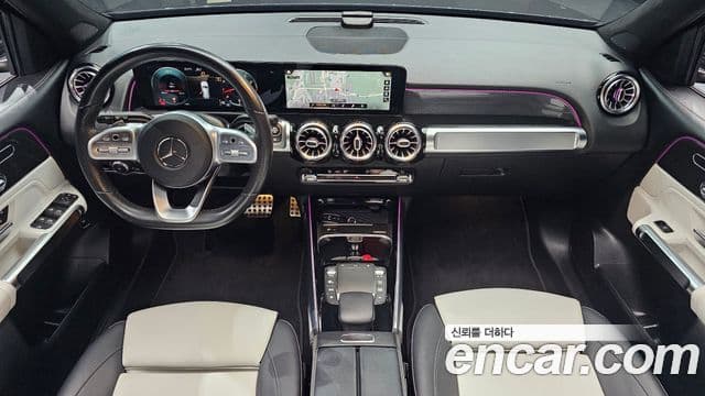 Mercedes-Benz GLB-Class 2021 — ფოტო 15/20