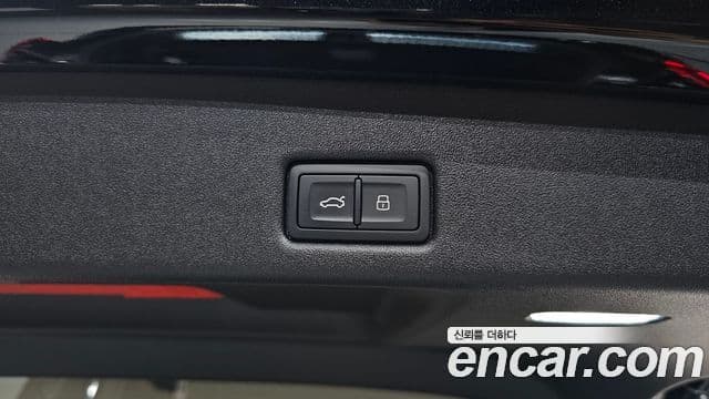 Audi Q5 2025 — Photo 22/33