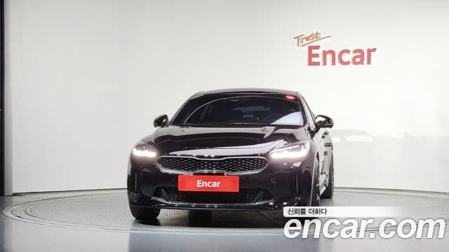 Kia Stinger 2023 — Фото 3/20