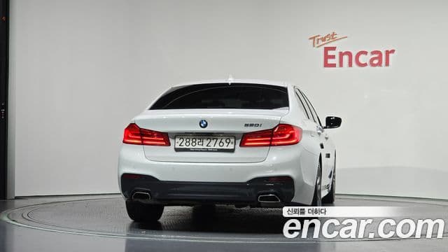 BMW 5 Series 2020 — ფოტო 4/20