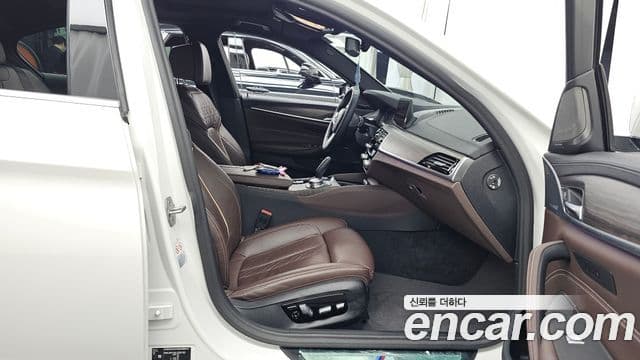 BMW 5 Series 2020 — ფოტო 11/20