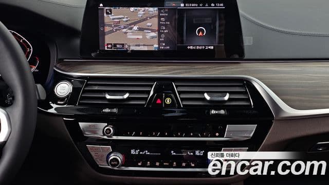 BMW 5 Series 2020 — ფოტო 14/20