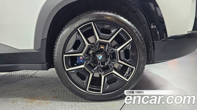 BMW XM 2023 — Photo 20/35