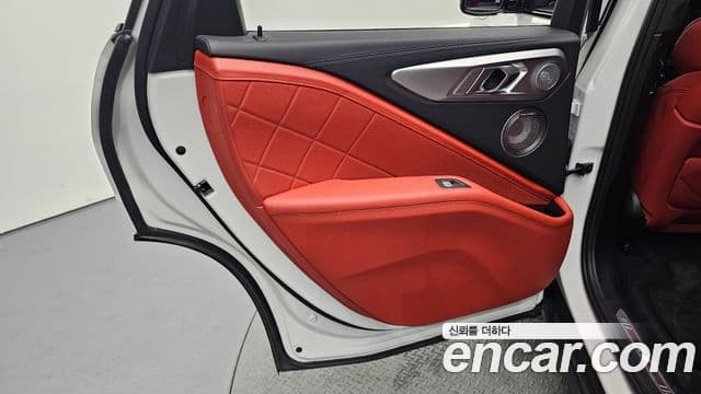 BMW XM 2023 — Photo 14/35
