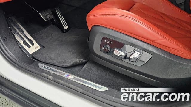 BMW XM 2023 — Photo 29/35