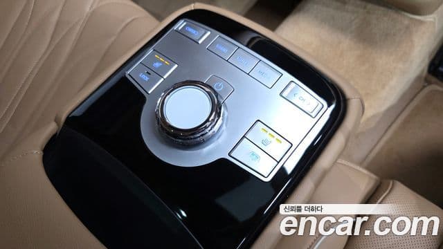 Genesis Electrified G80 2024 — Şəkil 18/20