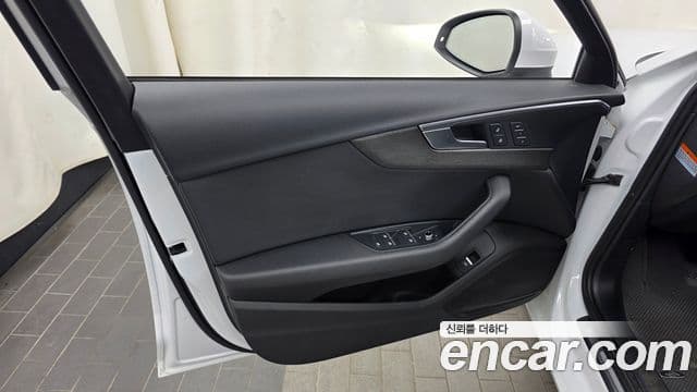 Audi A4 2019 — Photo 15/31