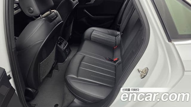 Audi A4 2019 — Photo 17/31