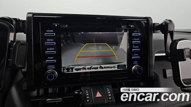 Toyota RAV4 2019 — ფოტო 15/20