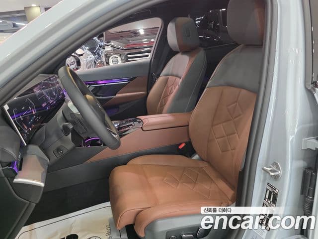 BMW 5 Series 2025 — Şəkil 8/19