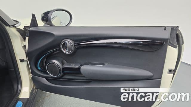 Mini Cooper S 2020 — ფოტო 30/31