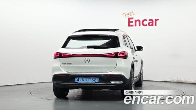 Mercedes-Benz EQA 2023 — ფოტო 22/32
