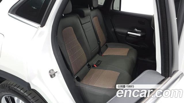 Mercedes-Benz EQA 2023 — ფოტო 18/32