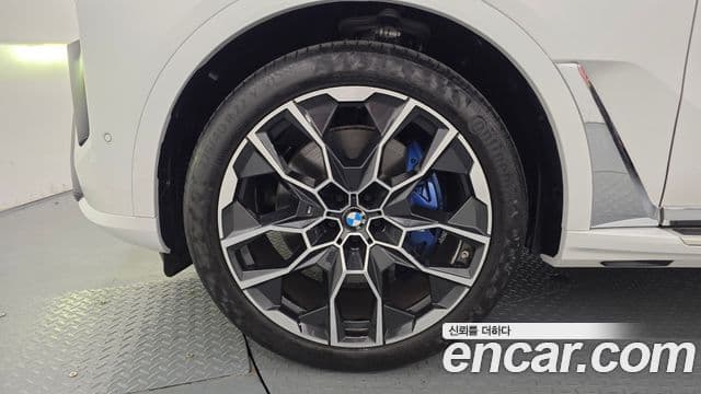 BMW X7 2025 — Photo 15/20
