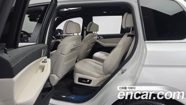 BMW X7 2025 — Photo 16/20