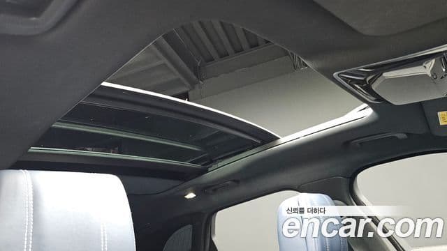 Land Rover Range Rover Velar 2018 — Şəkil 19/20