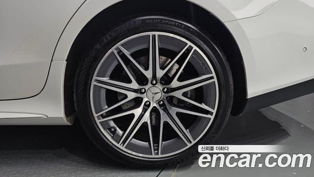 Mercedes-Benz AMG GT 2022 — Photo 36/37