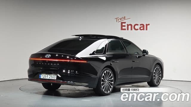 Hyundai Grandeur 2023 — Şəkil 2/20