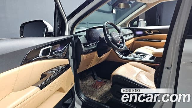 Kia Carnival 2023 — ფოტო 10/20