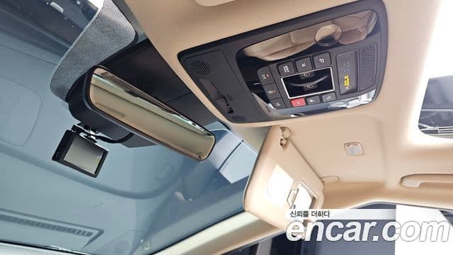 Kia Carnival 2023 — ფოტო 16/20