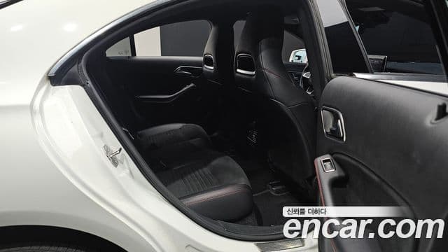 Mercedes-Benz CLA-Class 2018 — ფოტო 16/33