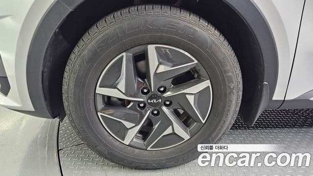 Kia Sorento 2022 — ფოტო 5/20