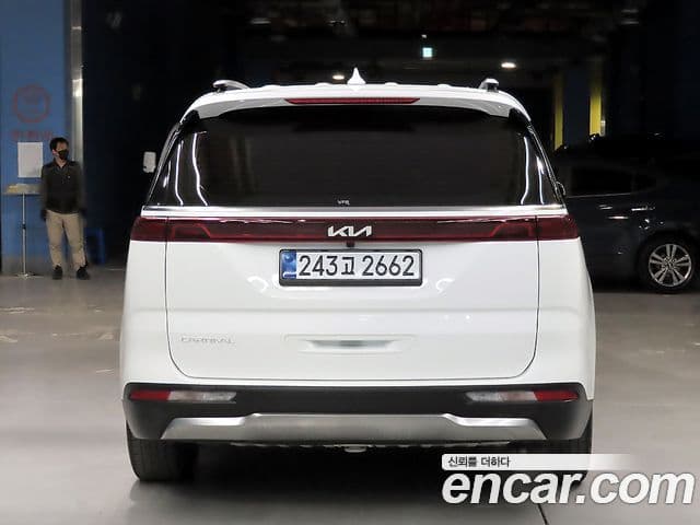 Kia Carnival 2022 — ფოტო 2/20