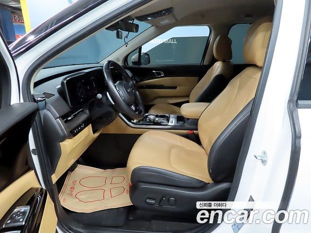 Kia Carnival 2022 — ფოტო 5/20