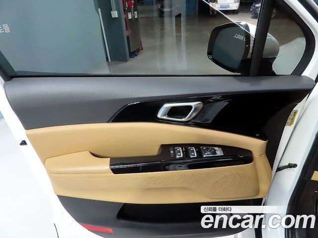 Kia Carnival 2022 — ფოტო 13/20