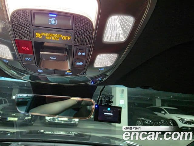 Genesis GV70 2021 — ფოტო 14/20