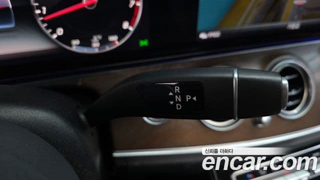 Mercedes-Benz E-Class 2018 — Şəkil 9/20