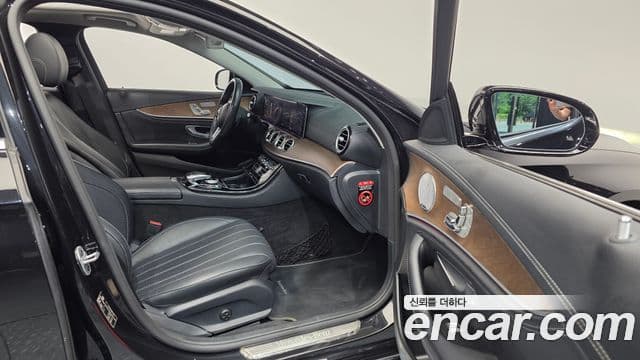 Mercedes-Benz E-Class 2018 — Şəkil 11/20