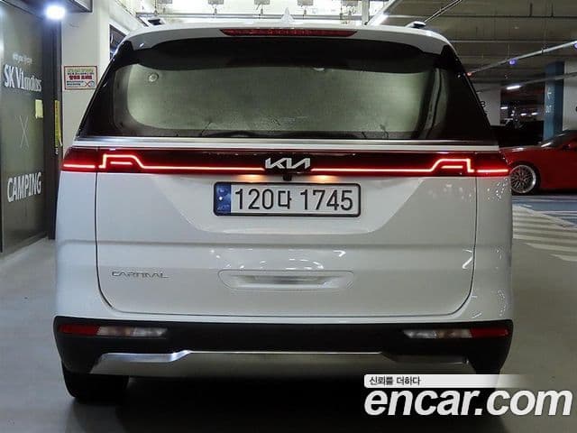 Kia Carnival 2023 — фото 4 из 20