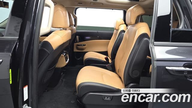 Kia Carnival 2023 — Şəkil 12/20