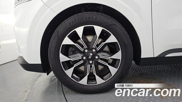 Kia Carnival 2021 — Фото 5/20