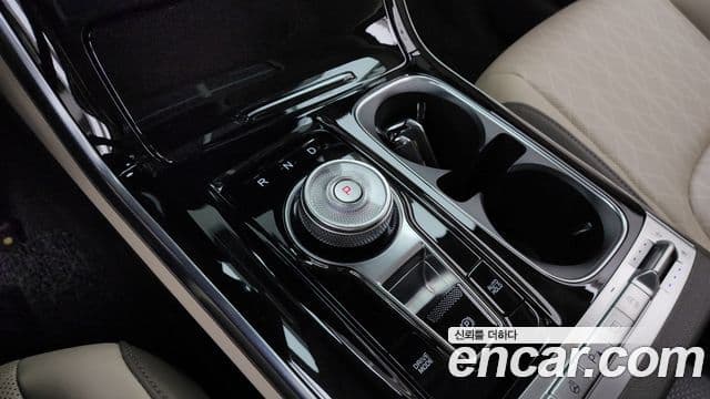 Kia Carnival 2020 — ფოტო 9/20
