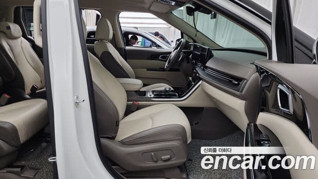 Kia Carnival 2020 — ფოტო 11/20