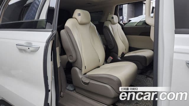 Kia Carnival 2020 — ფოტო 12/20