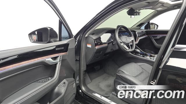 Volkswagen Touareg 2025 — Şəkil 10/20