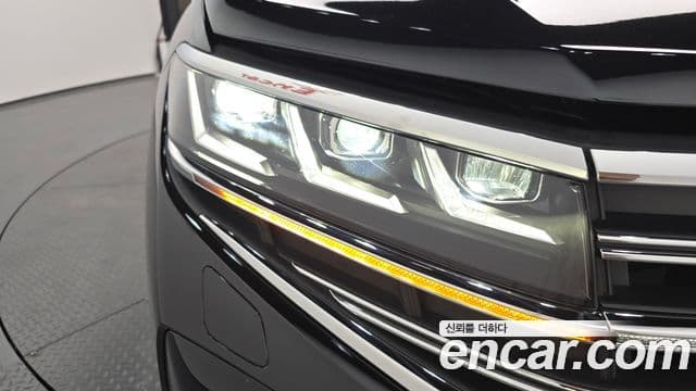 Volkswagen Touareg 2025 — Photo 36/38