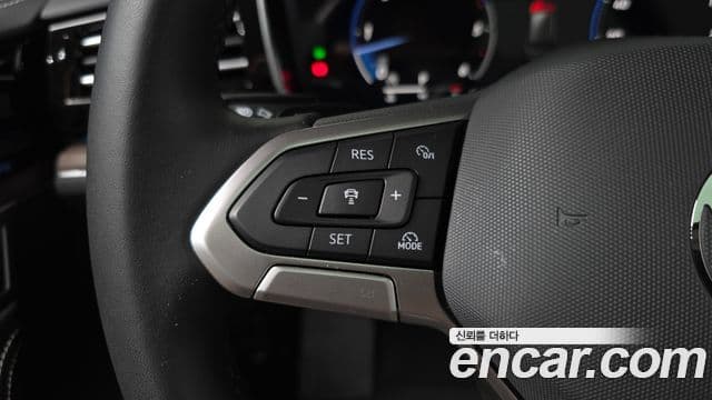 Volkswagen Touareg 2025 — Photo 20/38