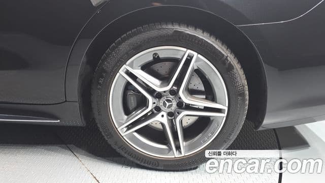 Mercedes-Benz S-Class 2022 — Photo 7/34
