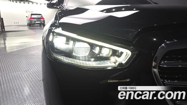 Mercedes-Benz S-Class 2022 — Photo 17/34