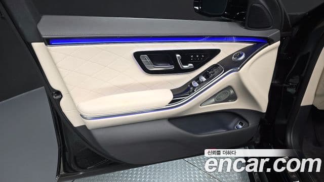 Mercedes-Benz S-Class 2022 — Photo 27/34