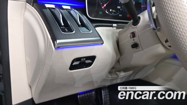 Mercedes-Benz S-Class 2022 — Photo 30/34