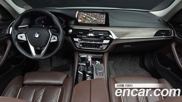 BMW 5 Series 2020 — ფოტო 7/20
