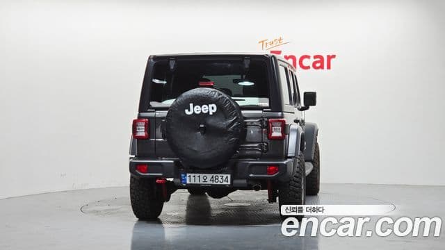 Jeep Wrangler 2023 — ფოტო 4/20