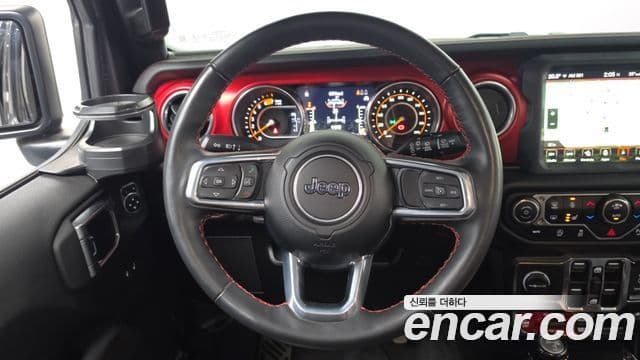 Jeep Wrangler 2023 — ფოტო 13/20