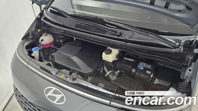 Hyundai Staria 2021 — ფოტო 6/20