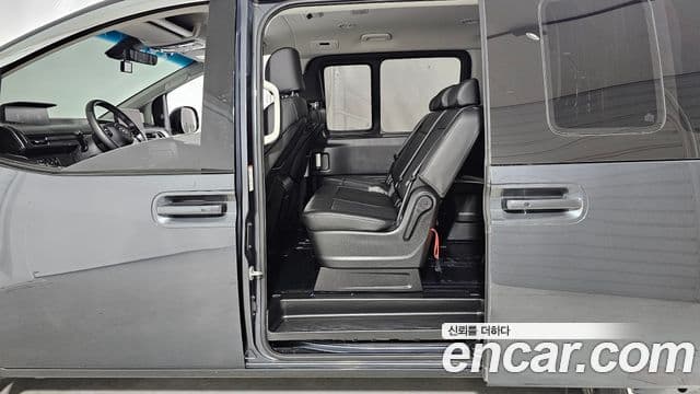 Hyundai Staria 2021 — ფოტო 12/20